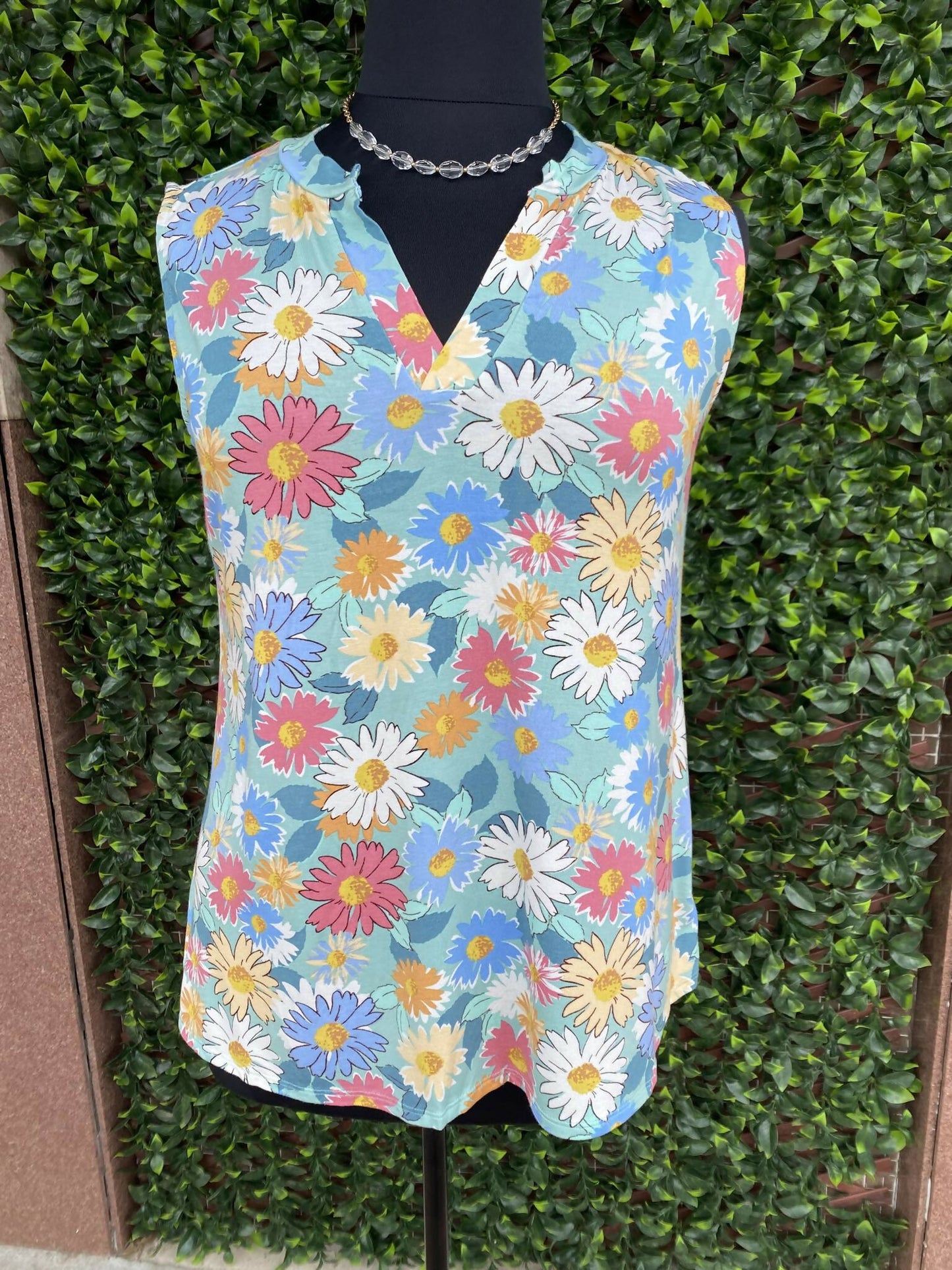 Sloane Daisy Plus Top
