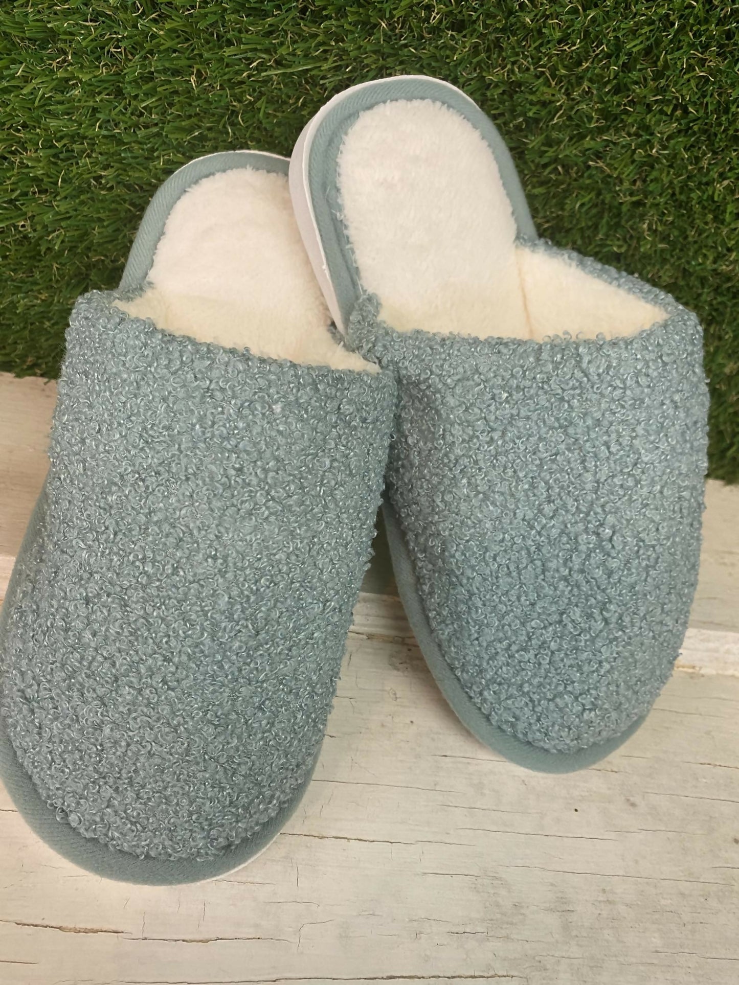 slippers