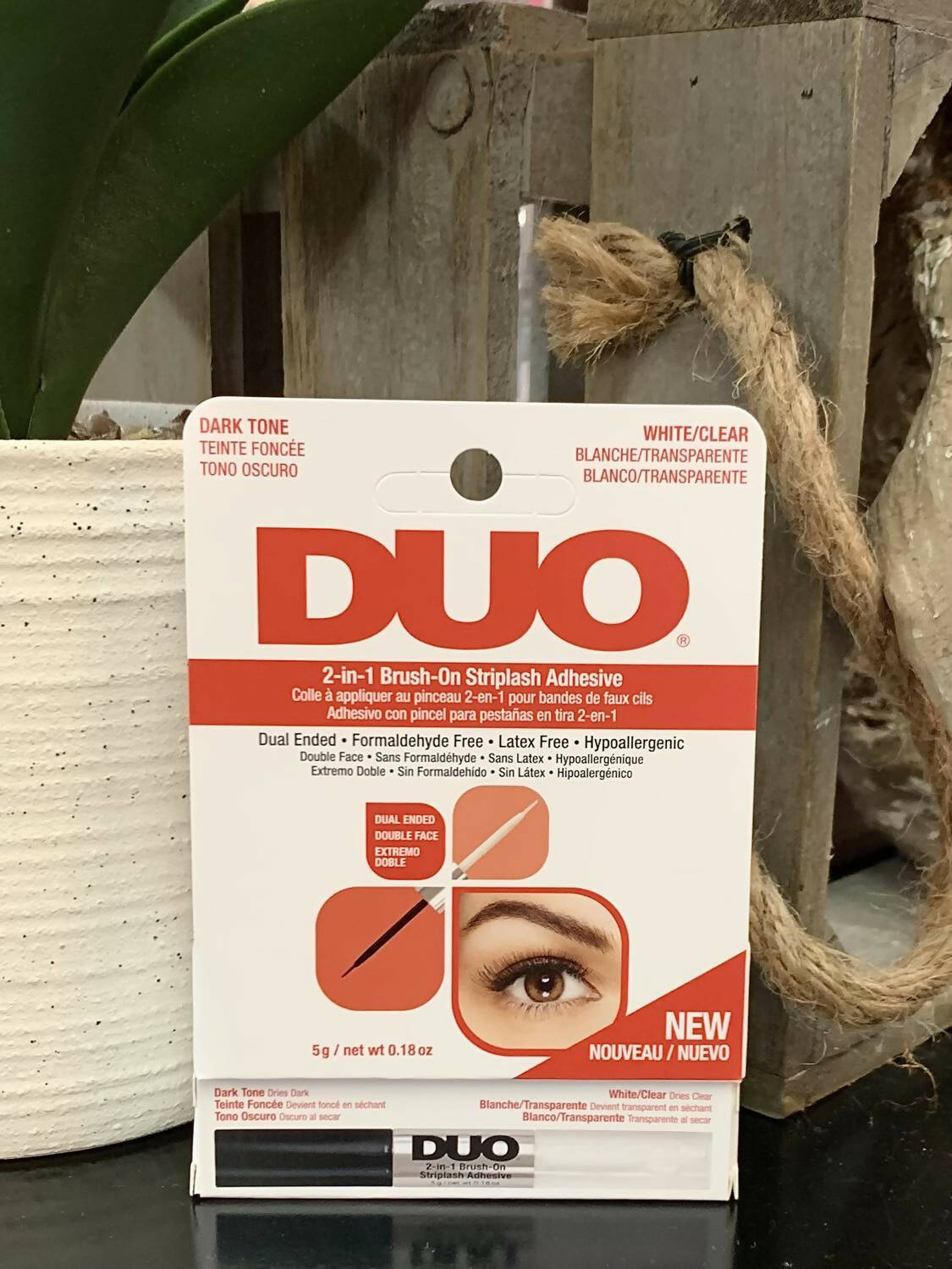 Duo 2-in-1 Brush On Lash Adhesive